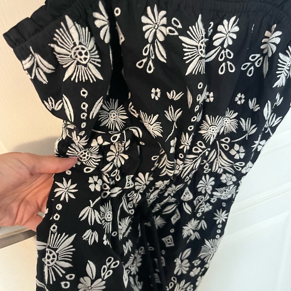 Intermix Embroidered Romper ✨ - Picture 7 of 10